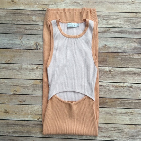 Petal & Pup Sofi Dress - Splice - | Size M/L - Picture 12 of 15